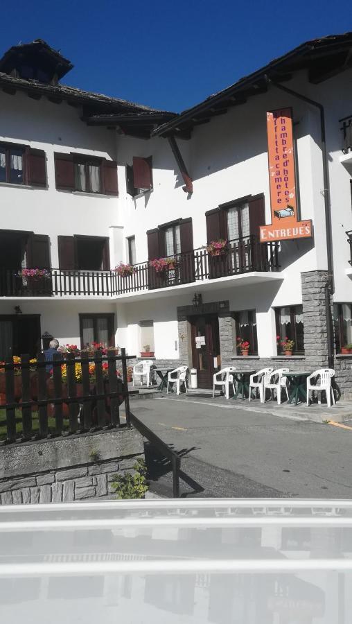 Affittacamere Entreves La Thuile Bagian luar foto